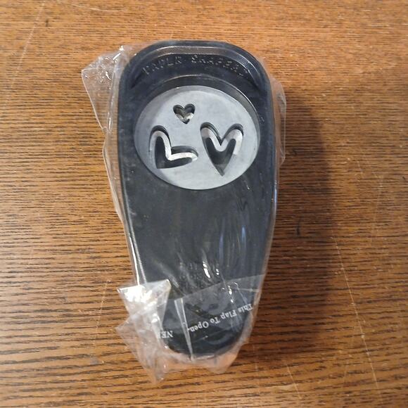 Heart-to-Heart Stampin' Up Whale Paper Punch Paper Shapers New In Package 113694 - Picture 2 of 4